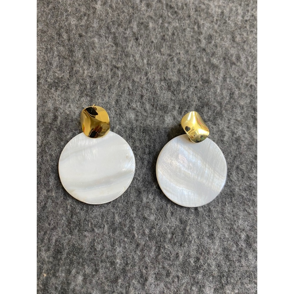 Gold Tone Mother of Pearl Shell Disc Drop Earrings Wavy Stud Statement Jewelry - Picture 2 of 5
